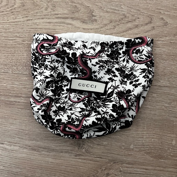 Black and Gold Women's Belt - Picture 2 of 3